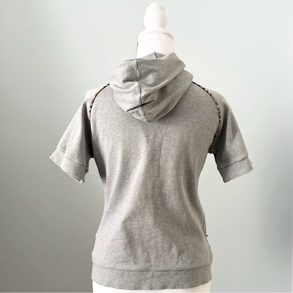 BURBERRY Golf Nova Check Trim Short Sleeve Hoodie - Picture 10 of 17